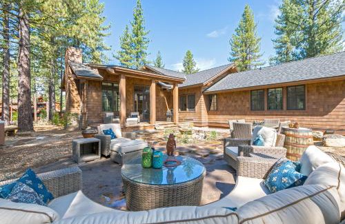 Truckee House | First Light Farmhouse- Hot Tub- Gourmet Kitchen- Premier Neighborhood