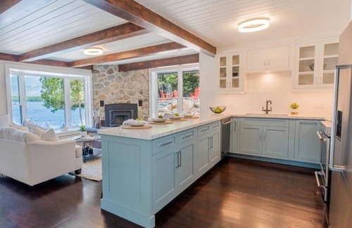 Port Carling Cottage | FIRST SUMMER AVAILABLE FOR RENT! nRenovated 3 Bedroom Boathouse on Lake Rosseau