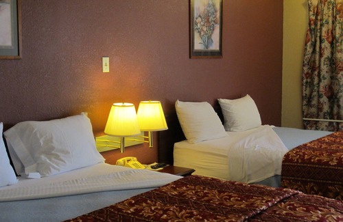 Fairmont City Hotel | First Western Inn