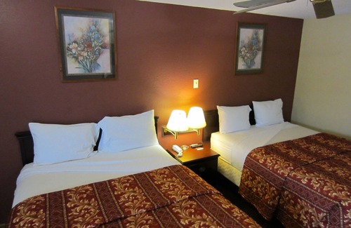 Fairmont City Hotel | First Western Inn