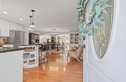 Eatonton House | Fish Tale Cove at Lake Sinclair, Spacious Family-Pet Friendly Retreat with dock