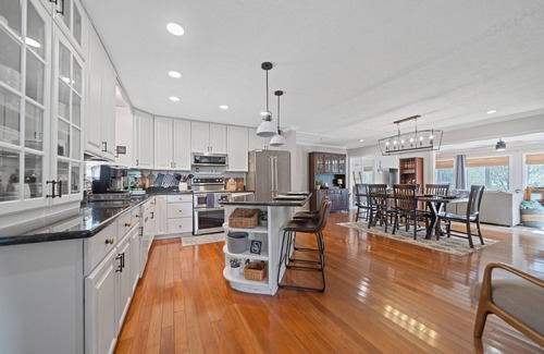 Eatonton House | Fish Tale Cove at Lake Sinclair, Spacious Family-Pet Friendly Retreat with dock