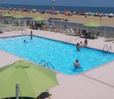 Ocean City Hotel | Fish Tales Boardwalk Inn & Ocean Mecca Motel