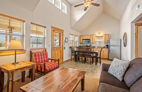 Dover Bay House | Fish Tales - Courtyard Beach Bungalow