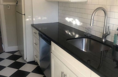 Greensboro Condo | Fisher Park condo on Elm St., new kitchen, 1 mile from downtown