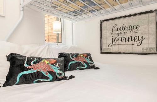 Beaumaris Ski Chalet | Fisherman Cottage Llanfaes near Beaumaris