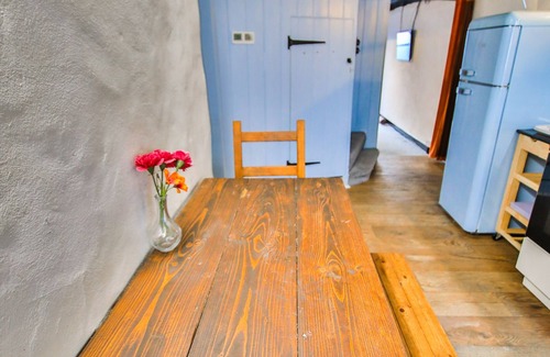 Old Town Hastings Apartment | Fisherman's Cottage