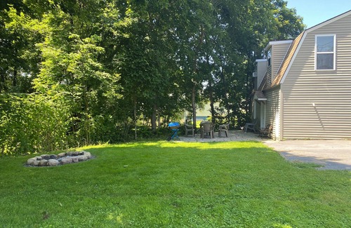 Pulaski House | Fisherman's Dream Location By Salmon River! Lake Ontario Sandy Beaches!