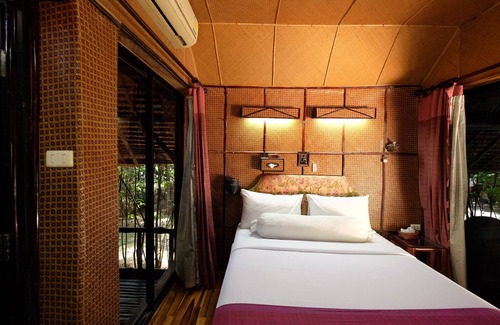 Mai Fat Hotel | Fisherman's Huts