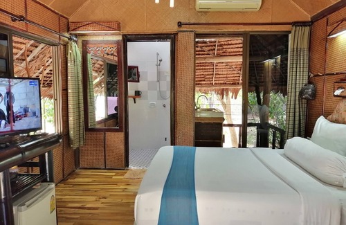 Mai Fat Hotel | Fisherman's Huts