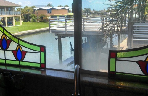 Galveston Cottage | Fisherman's Paradise-Closest Canal Rental to Bait,Gas,Restaurant& Bar by Boat