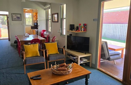 Queenscliff Cottage | Fishermans Cottage - Queenscliff