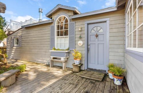 Salmon Creek House | Fishermans Cottage - Sand Dunes Walk to Ocean