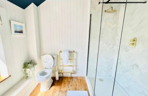Appledore House | * Fisherman’s Cottage * with river views (dog friendly!)