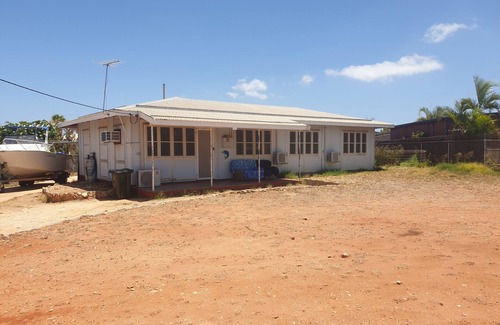 Exmouth House | Fishermans Paradise-Older style home