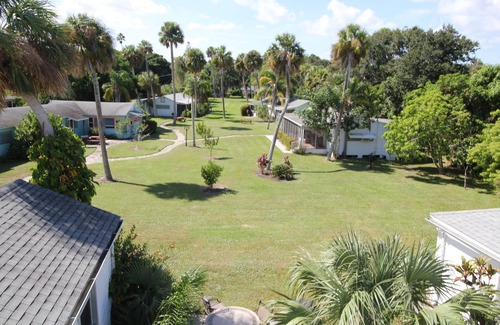 St. Lucie Village Cottage | Fishing Cottage on the Indian River Lagoon 2 miles from the Ft Pierce Inlet