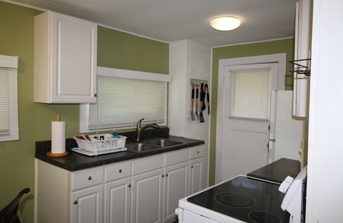 St. Lucie Village Cottage | Fishing Cottage on the Indian River Lagoon 2 miles from the Ocean and Beaches