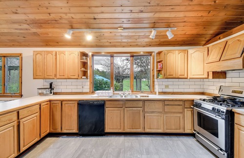 Sodus House | Fishing Pond & Spacious Yard: Quiet Home in Sodus!