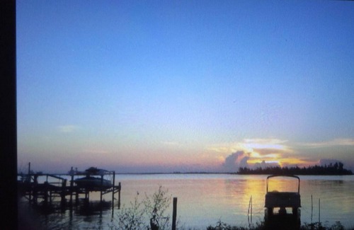 Sebastian House | Fishing, river view, pet friendly and 90 minutes from Disney and Orlando parks.