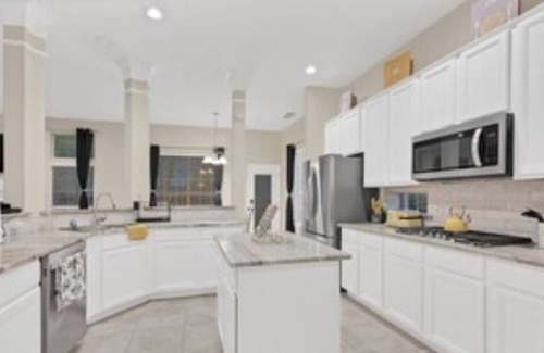 Tomball House | Fit For the Whole Family w/Entertainment Area