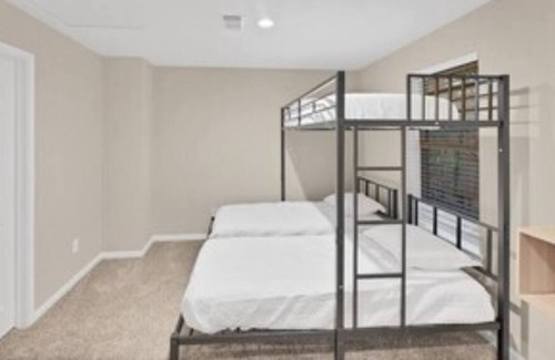 Tomball House | Fit For the Whole Family w/Entertainment Area