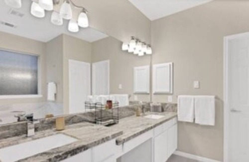 Tomball House | Fit For the Whole Family w/Entertainment Area