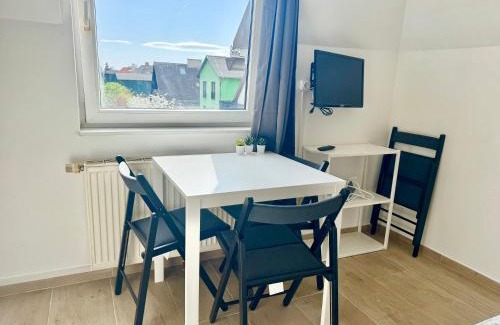 Liesing Apartment | Fitness & Free Parking Apartments