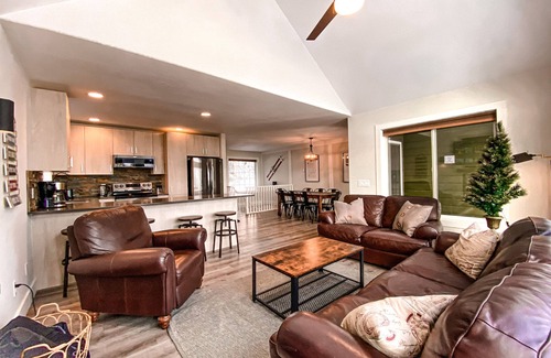 Snow Pine Estates Ski Chalet | FIVE Bedroom Ski-In/Out Chalet, Private Sauna & Spectacular Mtn Views!