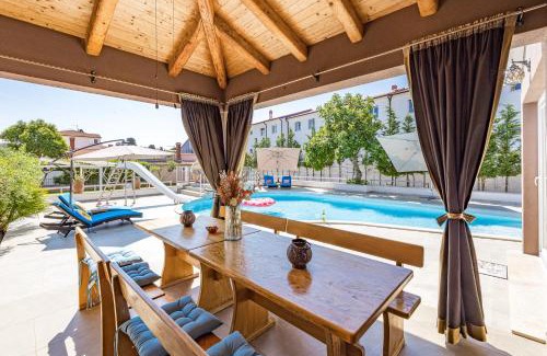 Medulin Villa | Five bedroom villa Emily with pool in Medulin