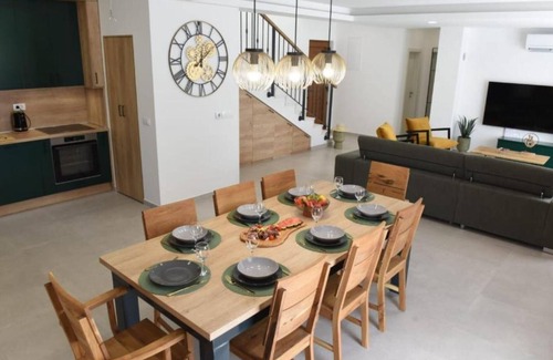 Ploce Villa | Five bedroom Villa with Terrace and Swimming pool