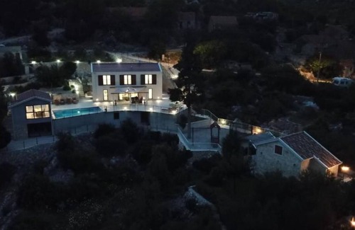 Ploce Villa | Five bedroom Villa with Terrace and Swimming pool