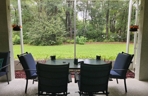 Dunnellon House | Five Minutes to Rainbow Springs State Park and KP Hole!