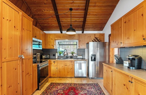 Whitefish House | Five star luxurious cabin with top of the line amenities.