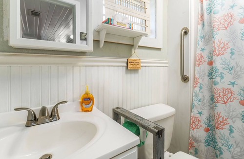 Port St. Joe Cottage | FL. Cottage, 3 Blocks to Gulf + Pet Friendly w/Fenced Lawn & Boat Parking,
