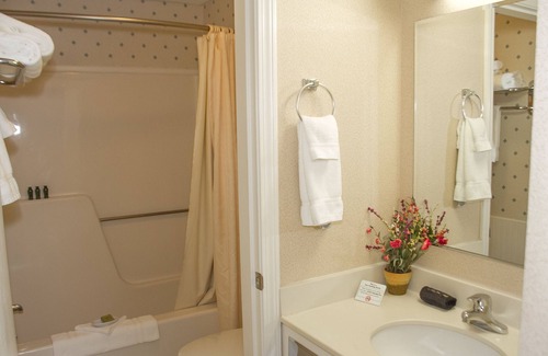 Boothbay Harbor Hotel | Flagship Inn and Suites