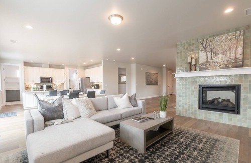 Flagstaff House | Flagstaff Escape: New Home w/eight person hot tub, pool table, and game room