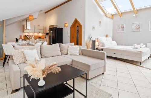 Kuenzell Apartment | flair Apartment Stadtoase Fulda I Whirlpool I Balkon I 2x Parken I Kaffee I Highspeed WLAN I Disney plus