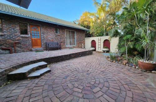 Bela-Bela House | Flamboyant Guesthouse