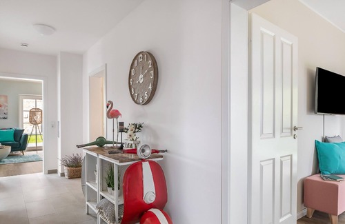 Osterhever Apartment | Flamingo Bay - close to the North Sea, terrace, shower room, modern