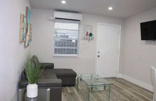 Dania Beach House | Flamingo Beach House