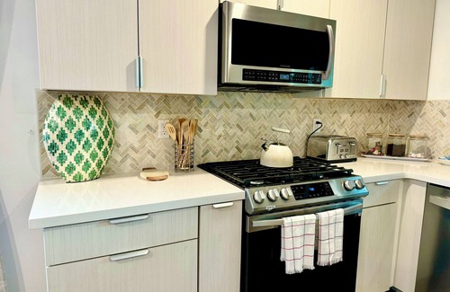 Atascadero House | Flamingo Oasis - Next to the Atascadero lake/park/zoo!