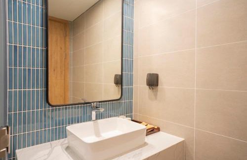 Hoang Hoa Hotel | FLAMINGo TÒA IBIZA, Hải Tiến