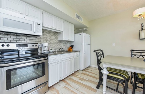 Longboat Key Condo | Flash sale Aug 10-28 5-floor penthouse 60 feet from water 150+ reviews