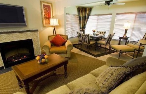 Table Rock Resort | FLASH SALE! Family-Friendly 2BR Condo w/2 Resorts Pools & More!