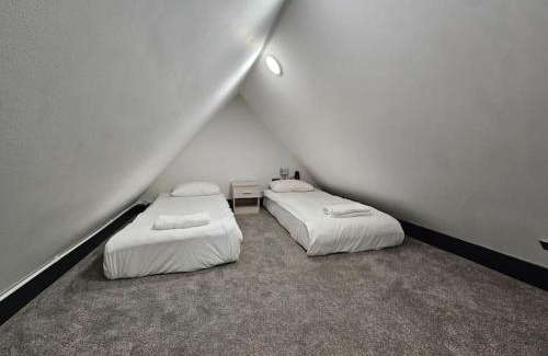 Kemptown Apartment | FLASH SALE Kemptown 4 Bedroom Flat BN224BEAT