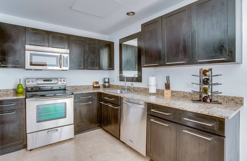 San Pedro Resort | Flash Sale! Luxury Penthouse: Island Tranquility, Personal Plunge Pool