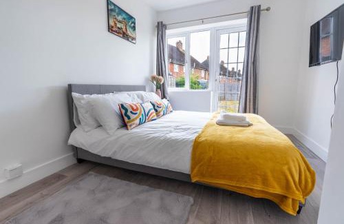 Aylesbury Apartment | Flat 04 Studio flat close to Aylesbury town and Station Free Parking
