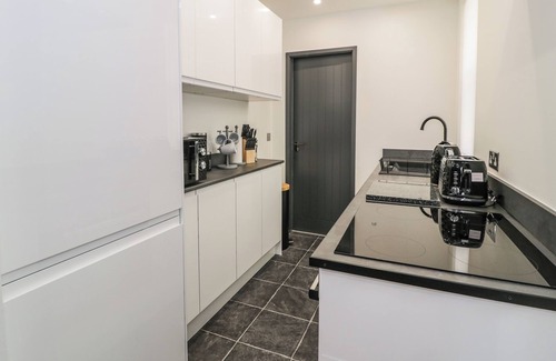 Deganwy Cottage | FLAT 1, MONA HOUSE, pet friendly, country holiday cottage in Deganwy