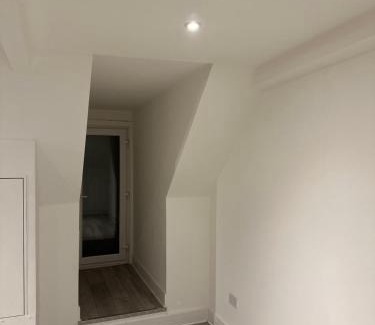 Epsom Apartment | Flat 10 - Epsom High Street