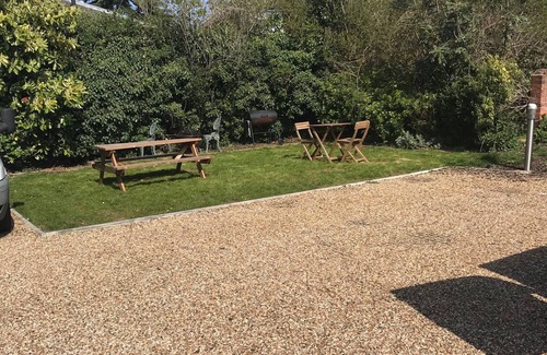 Reading Apartment | Flat 14 Helena House, 1-bed, Sleeps 3, Parking